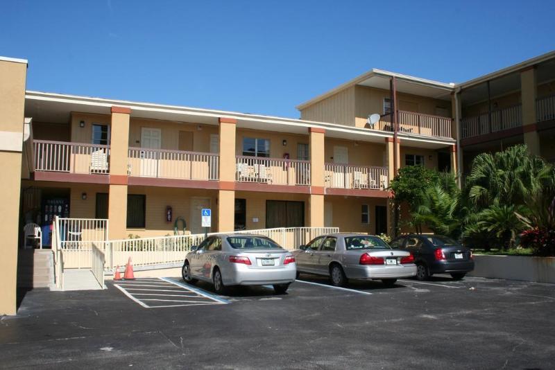 Driftwood Beach Motel