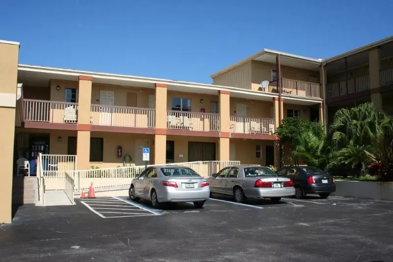 Driftwood Beach Motel