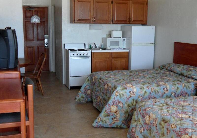 Driftwood Beach Motel