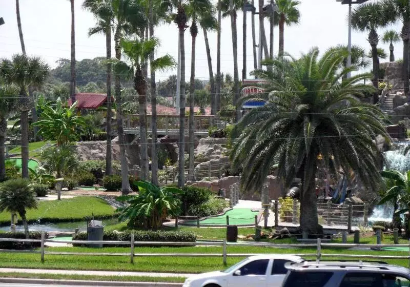 Driftwood Beach Motel