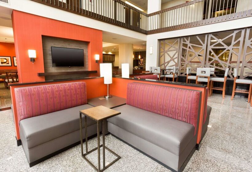 호텔 Drury Inn & Suites St. Louis Airport