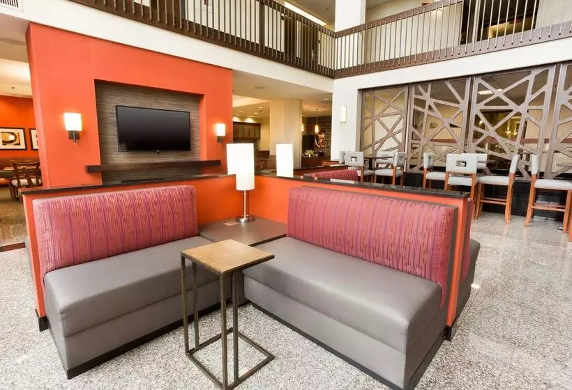 فندق Drury Inn & Suites St. Louis Airport