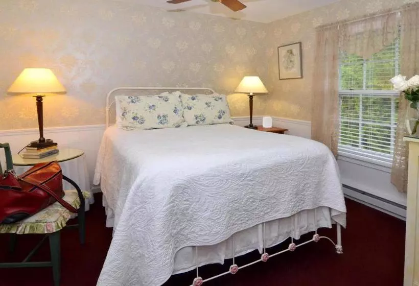 בית מלון כפרי Eagle Harbor Inn