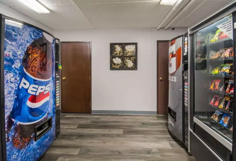 בית מלון כפרי Econo Lodge Duluth Near Miller Hill Mall