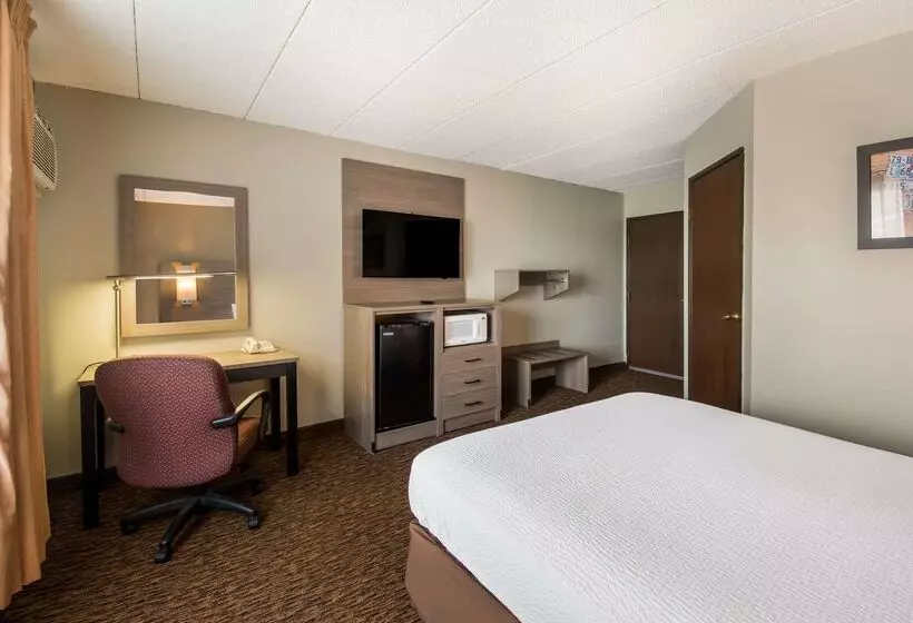 בית מלון כפרי Econo Lodge Duluth Near Miller Hill Mall