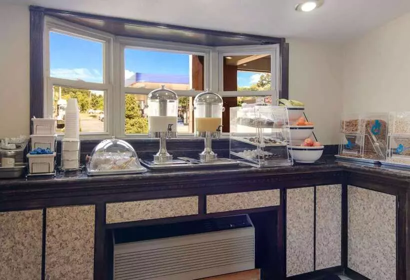 호텔 Econo Lodge Pittsburgh I79