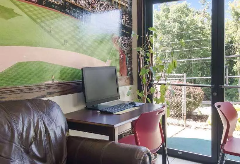 호텔 Econo Lodge Pittsburgh I79