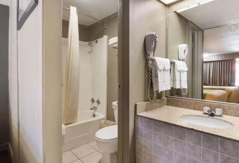 호텔 Econo Lodge Pittsburgh I79