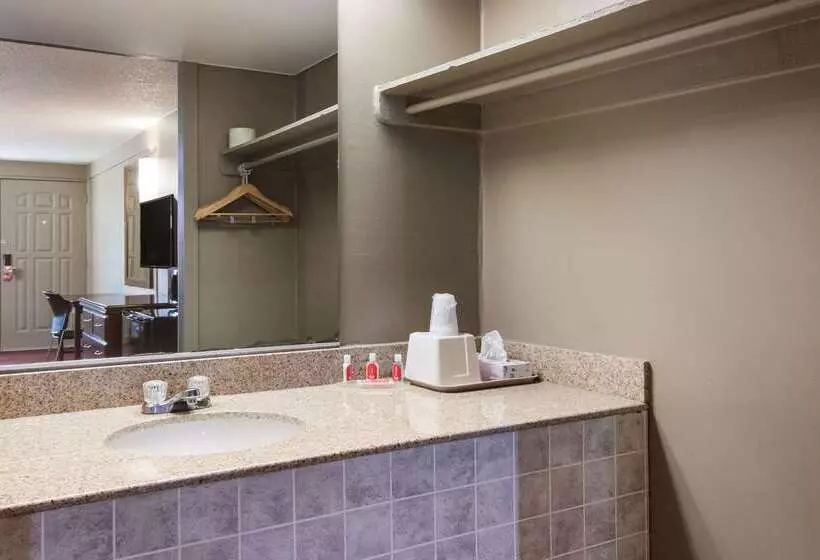 호텔 Econo Lodge Pittsburgh I79