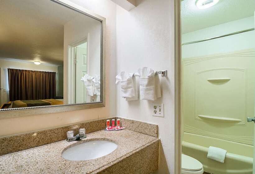 בית מלון כפרי Econo Lodge