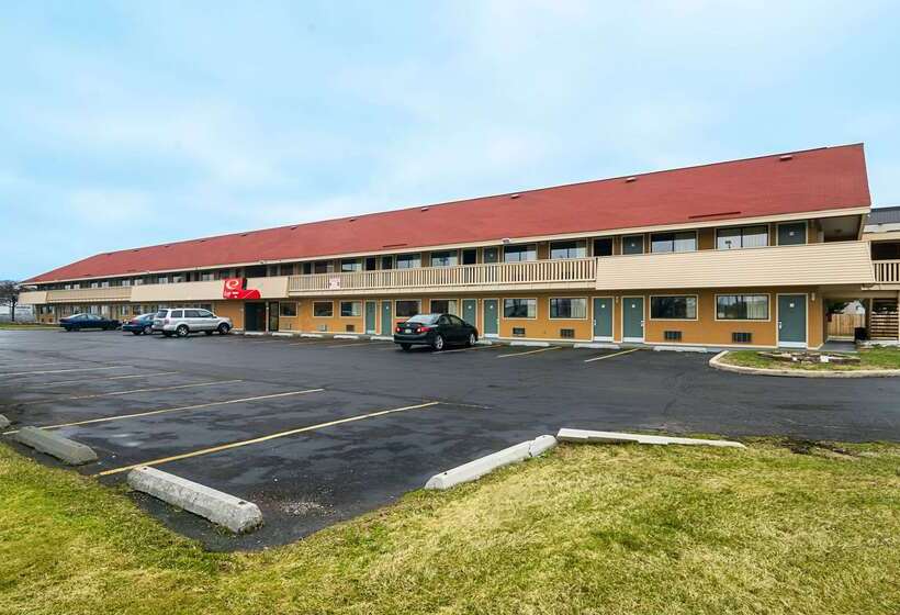 בית מלון כפרי Econo Lodge