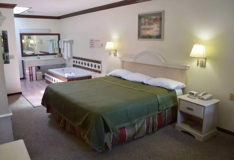 호텔 Economy Inn Cuyahoga Falls