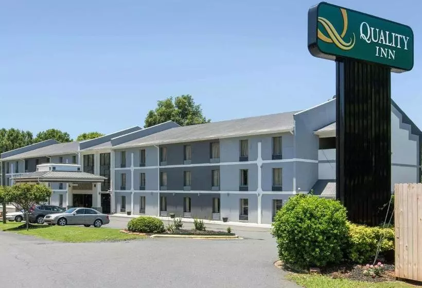 فندق Quality Inn Airportnear Uptown