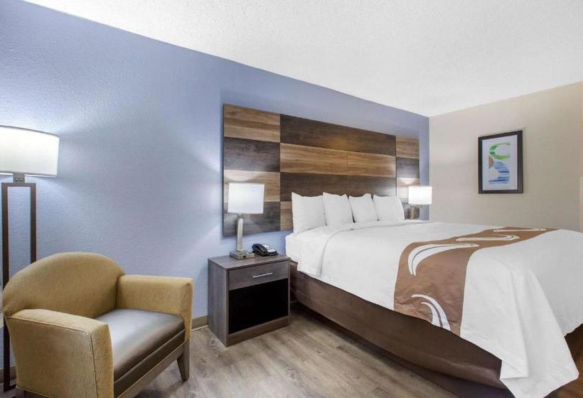 هتل Quality Inn Airportnear Uptown