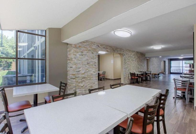 هتل Quality Inn Airportnear Uptown