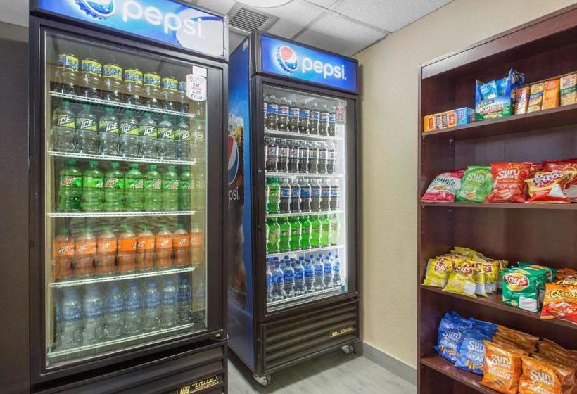 هتل Quality Inn Airportnear Uptown