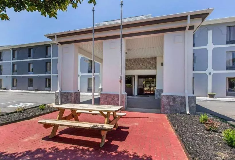 فندق Quality Inn Airportnear Uptown