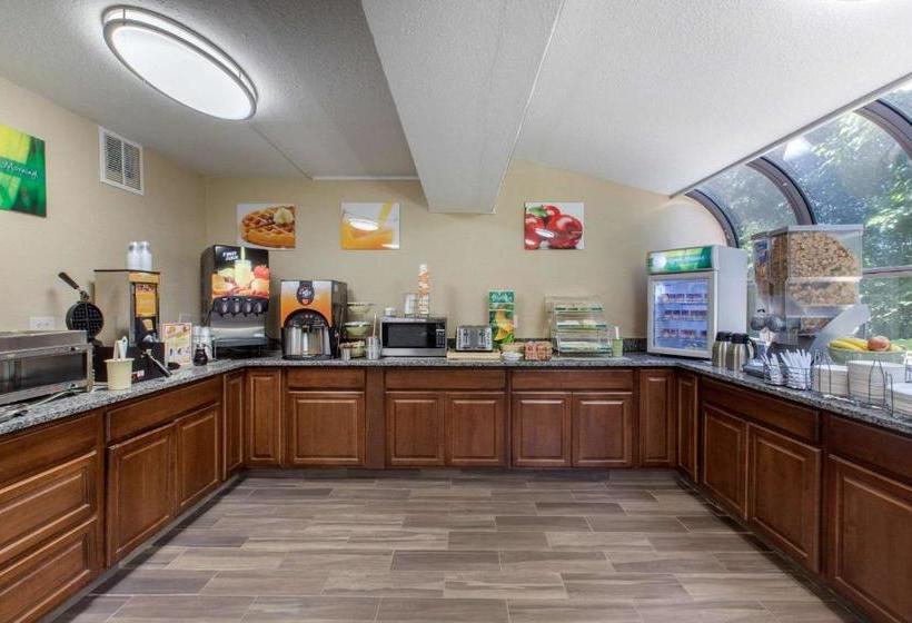 هتل Quality Inn Airportnear Uptown