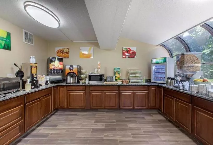 فندق Quality Inn Airportnear Uptown