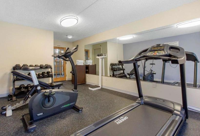 هتل Quality Inn Airportnear Uptown