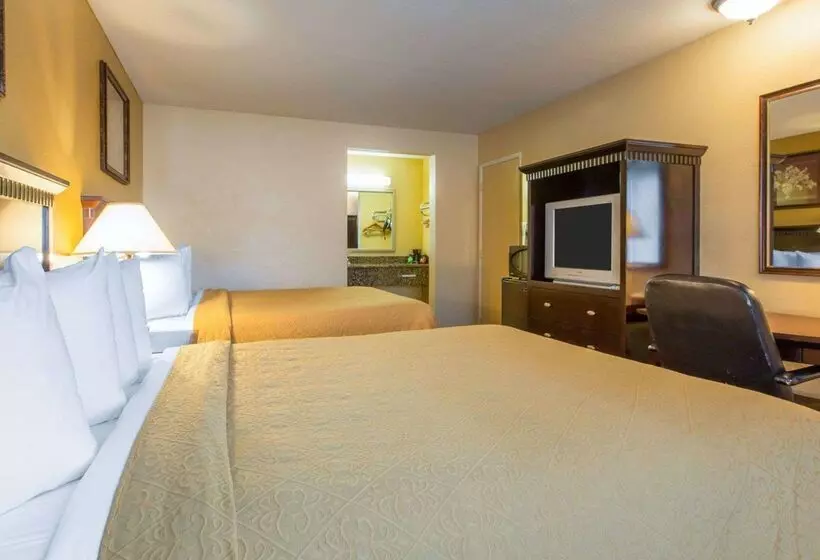 호텔 Quality Inn