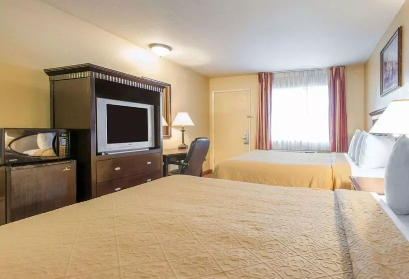 호텔 Quality Inn