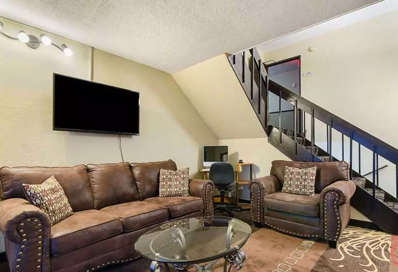 Отель Rodeway Inn Mitchell