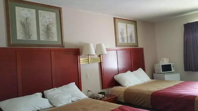 Отель Rodeway Inn Mitchell