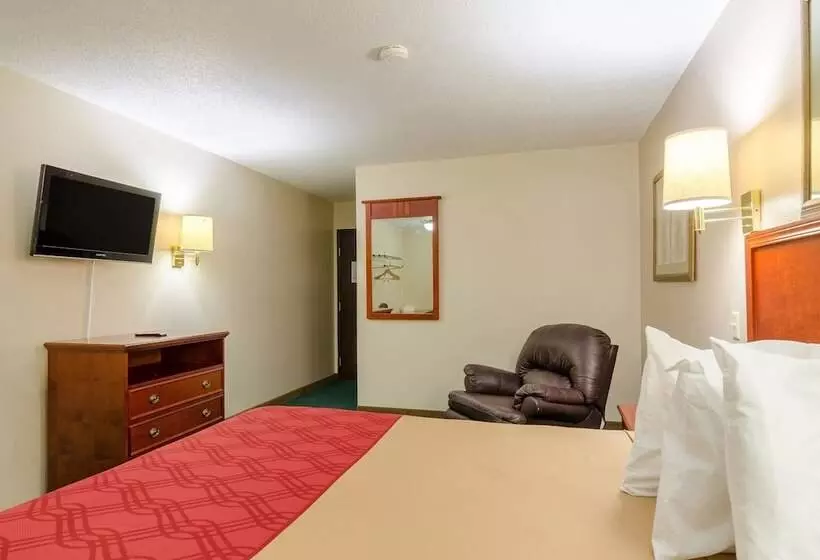 Отель Rodeway Inn Mitchell