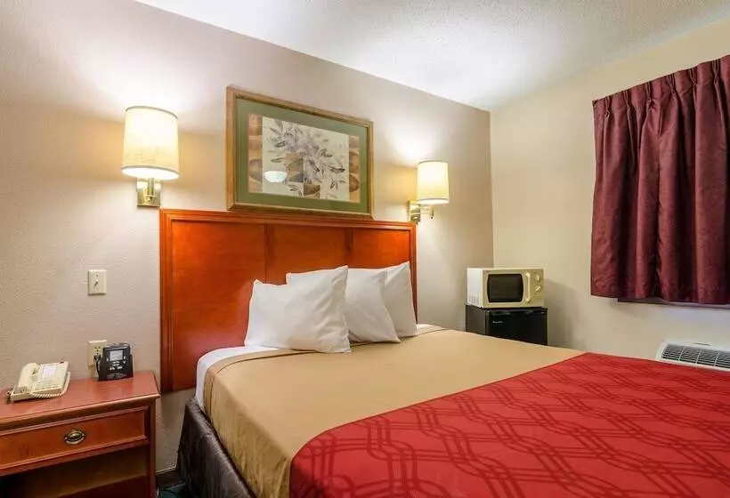 Отель Rodeway Inn Mitchell