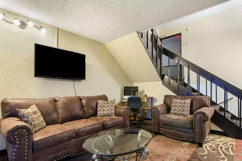 Отель Rodeway Inn Mitchell