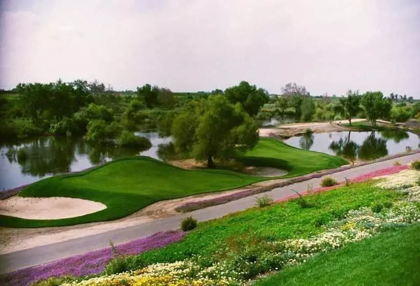 ホテル Summerfield Inn Fresno Yosemite