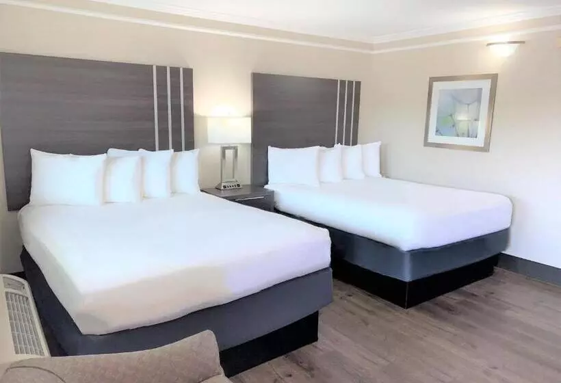 ホテル Summerfield Inn Fresno Yosemite