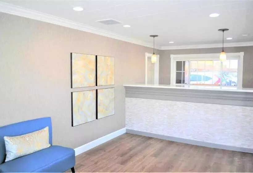 ホテル Summerfield Inn Fresno Yosemite