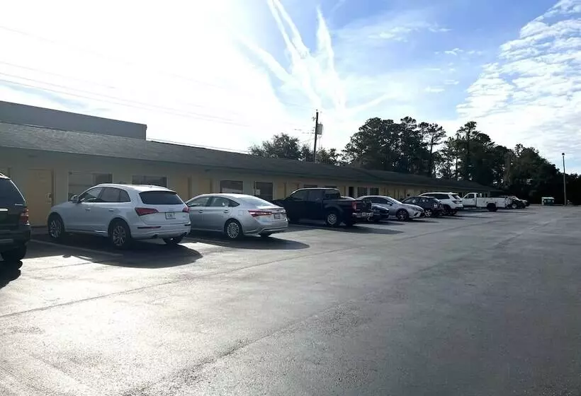 汽车旅馆  Driftwood Inn   Lake City