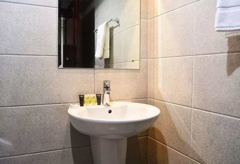 هتل Baiti Furnished Apartments