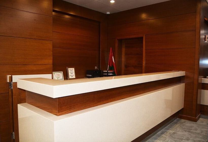 هتل Baiti Furnished Apartments