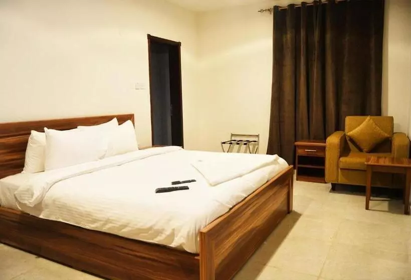 هتل Baiti Furnished Apartments