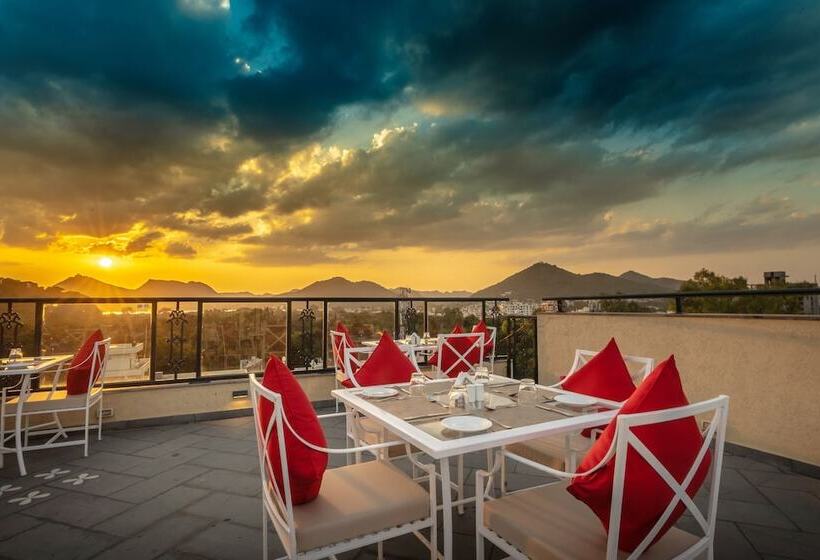 בית מלון כפרי Seventh Square