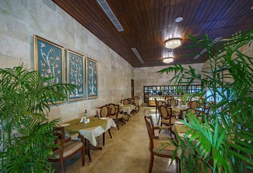 בית מלון כפרי Seventh Square