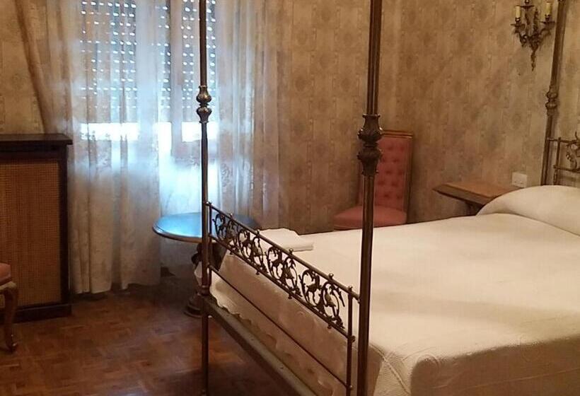 פנסיון Casa Turística Plaza Del Conde