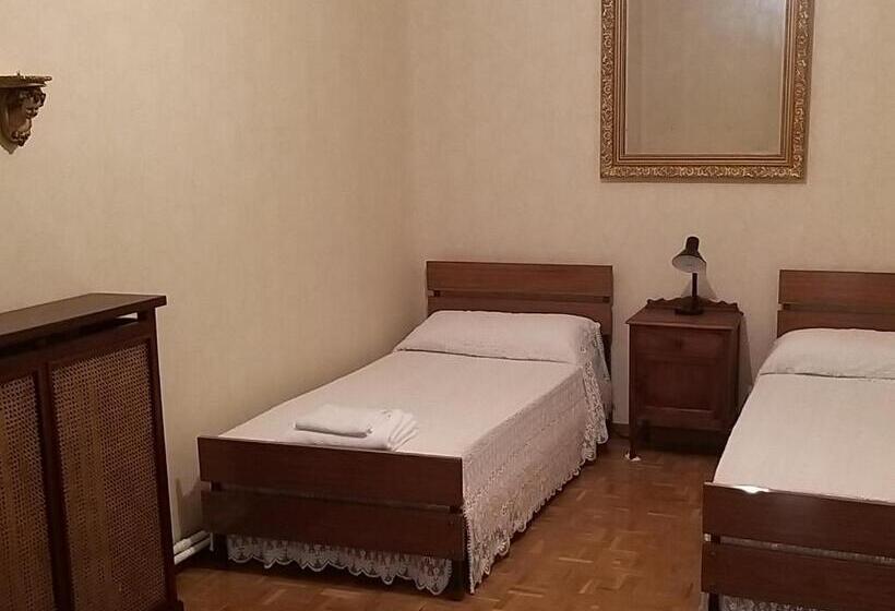 פנסיון Casa Turística Plaza Del Conde