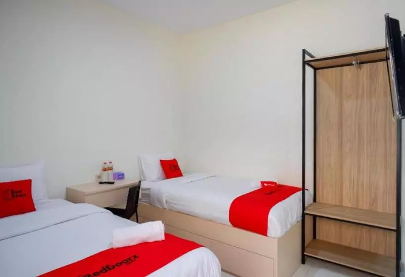 Majatalo Reddoorz Near Alun Alun Kudus 2