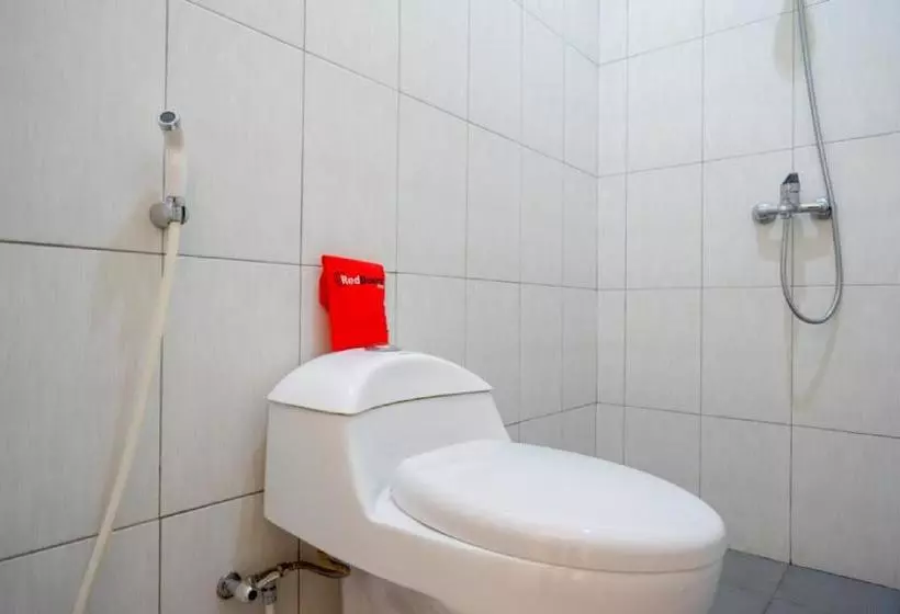 Majatalo Reddoorz Near Alun Alun Kudus 2