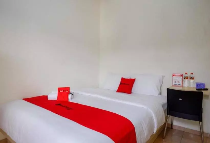 Majatalo Reddoorz Near Alun Alun Kudus 2