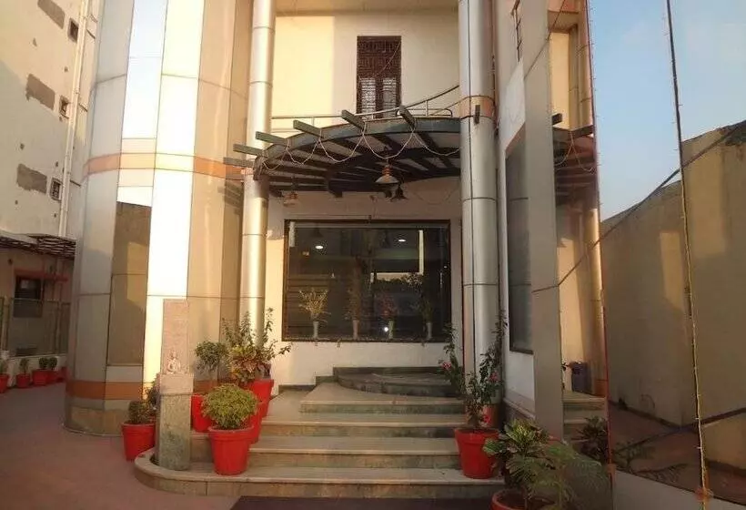 هتل Airport Plaza