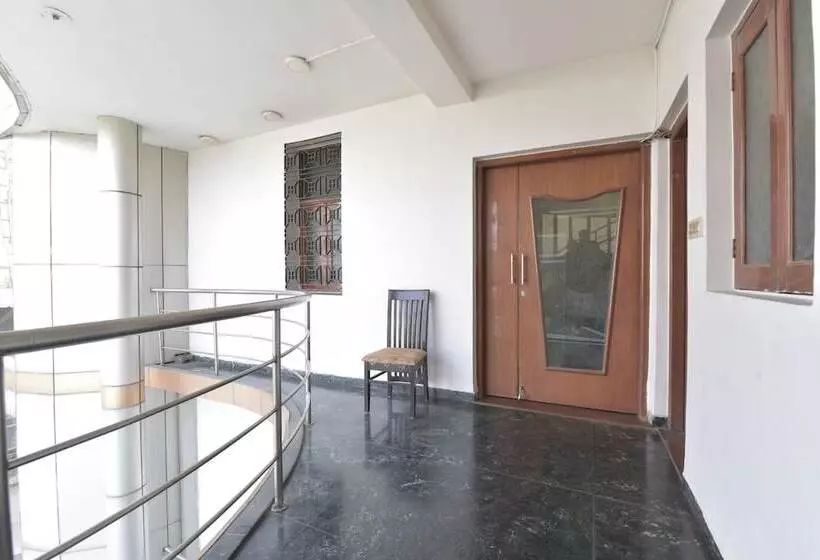 هتل Airport Plaza