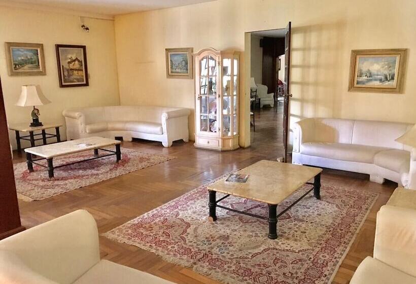 Отель Montanhes