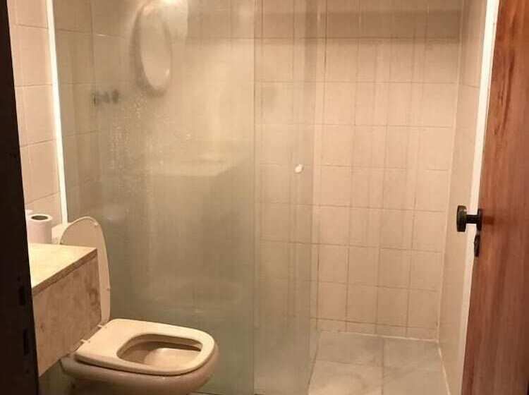 Отель Montanhes