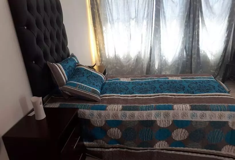 Aamiaismajoitus (B&B) C   Land Guest House